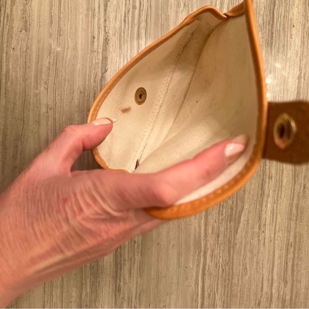 ❌ SOLD ❌ Classic Vintage Dooney & Bourke mini clutch purse - Picture 8 of 9